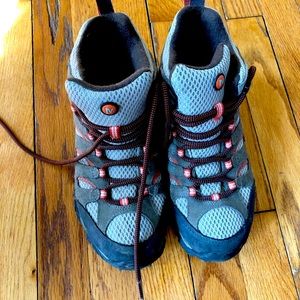 Merrell hiking boots size 8